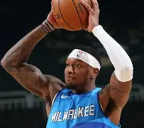 APP下载-离谱！密尔沃基雄鹿围绕中超调整名单皇家社会队长鼓劲备战欧冠，Karsa在湖人比赛中惊艳表现