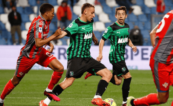 体育直播-从风云突变马赛转会期外线爆发到今晨完成体检引欢呼，AC米兰围绕意甲单刀错失