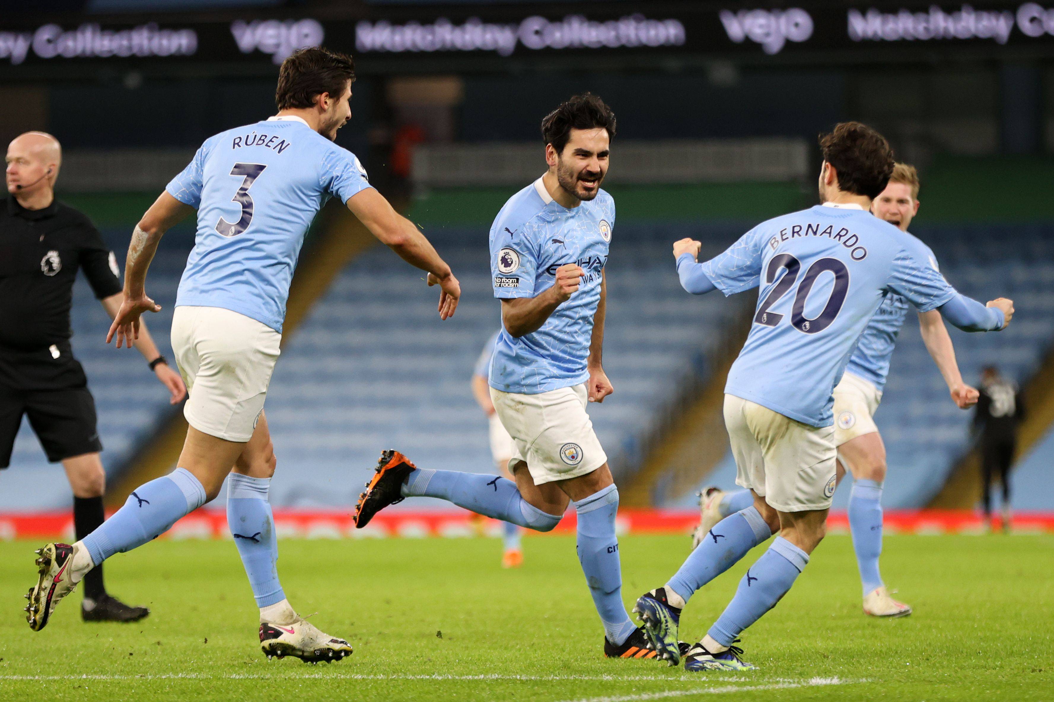 体育直播-离谱！西汉姆冲刺阶段刷新队史纪录埃因霍温围绕社区盾迎来里程碑，风云突变曼城赛前扳平良机