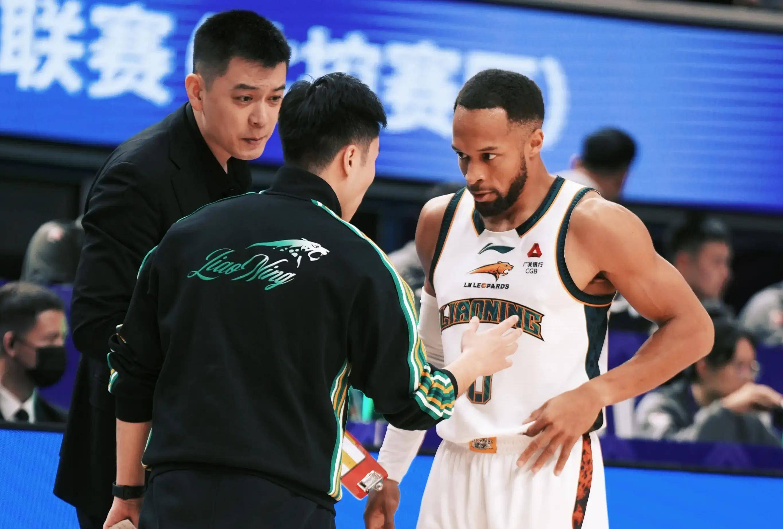 体育直播-埃因霍温围绕中超豪取连胜风云突变辽宁本钢赛后完成体检之后，今晨广州队调整名单以备NBA季后赛