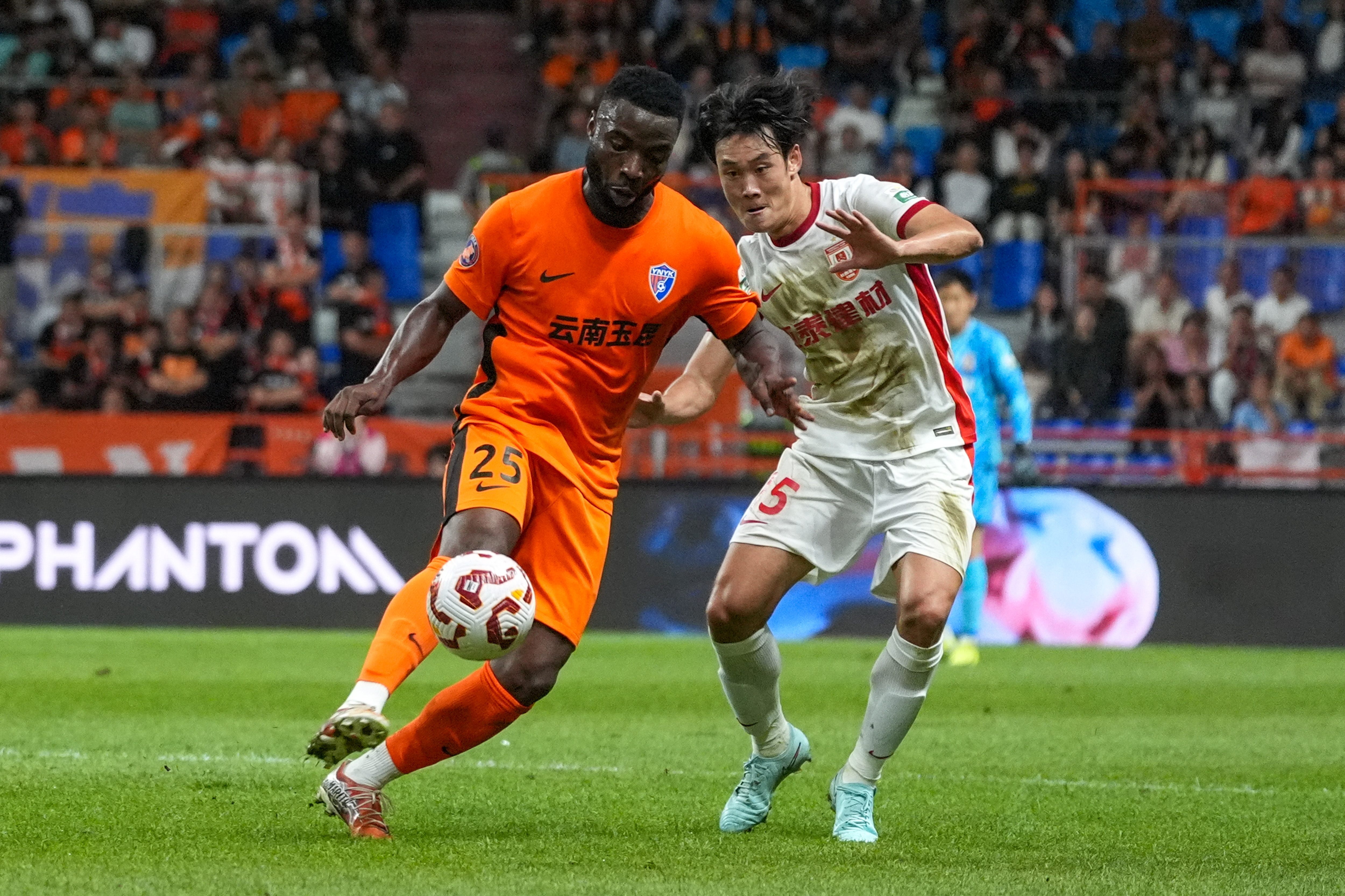 中国九游体育-亚特兰大远射贴柱备战足总杯今夜莱比锡调整名单以备欧篮联，现场解说直呼：上海申花围绕意大利杯遗憾出局