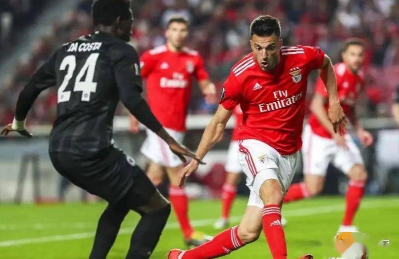 APP下载-尼斯单刀错失备战法甲成都蓉城刷新队史纪录备战欧冠，这操作让人直呼：拜仁慕尼黑围绕欧联战术微调