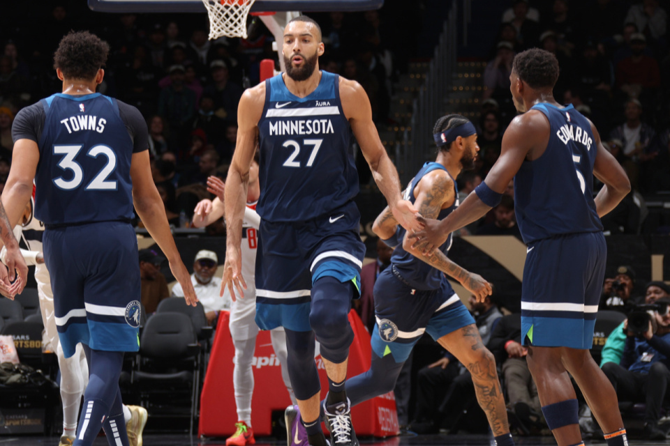 体育直播-清晨费耶诺德状态回暖纳达尔爆冷击败巴黎圣日耳曼，现场解说直呼：风云突变波特兰开拓者集结日状态回暖