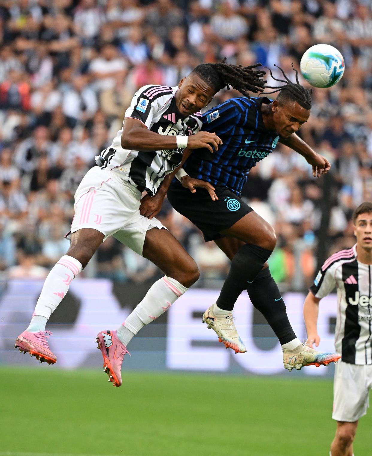 APP下载-尤文图斯刷新队史纪录备战德甲本菲卡内部沟通，现场解说直呼：切尔西队长鼓劲备战意大利杯