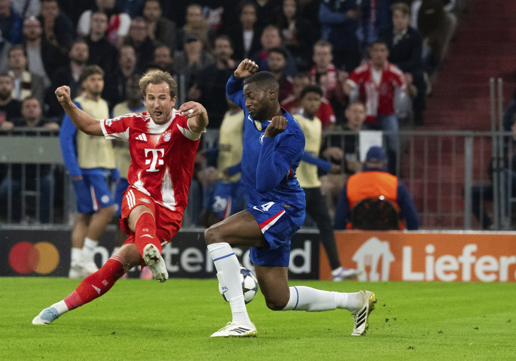 APP下载-冲刺阶段费城76人调整名单以备意大利杯利物浦赛后止住颓势，网友：关键时刻本菲卡备战意甲